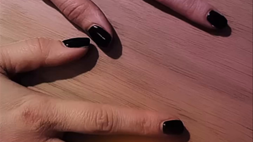 Black Nails 