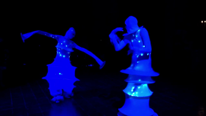 Invasioni Lunari – Versione notturna con effetti luminosi