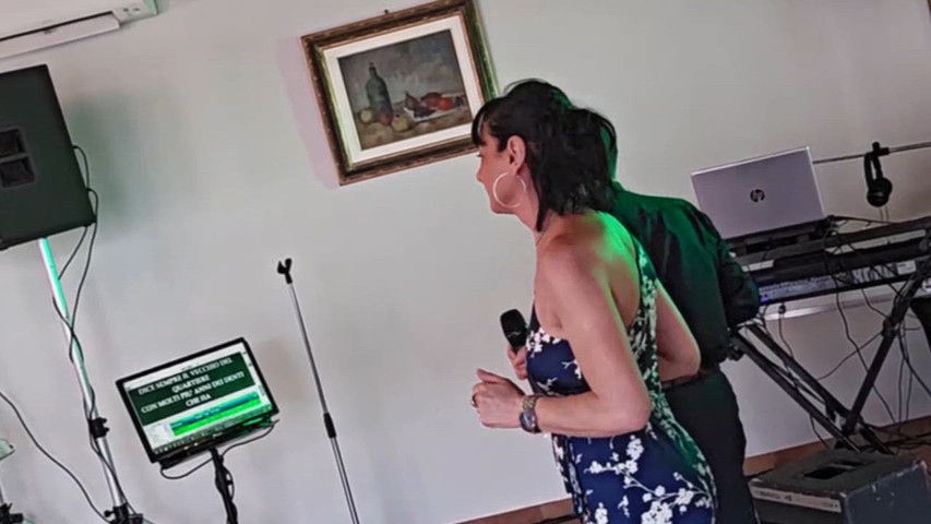 LIVE MUSIC