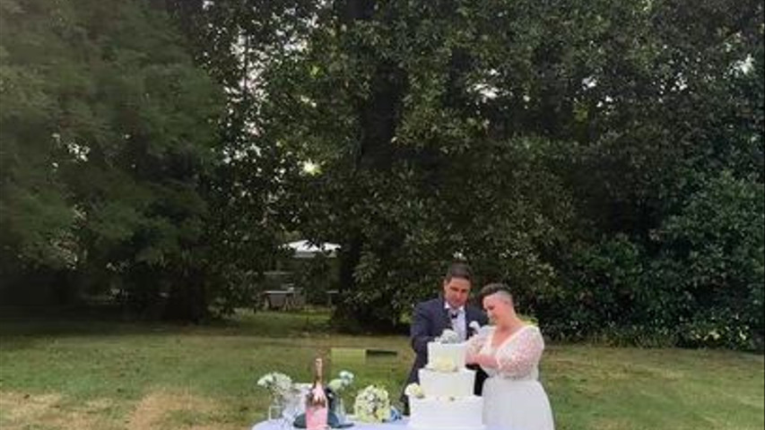 Michela & Nicola taglio torta con Smoke BOMB