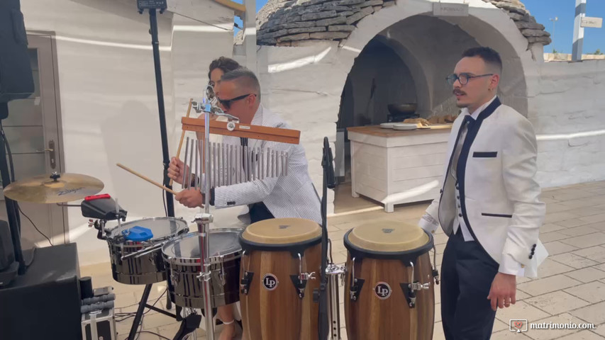 Sposi pronti per una performance live alle percussioni?