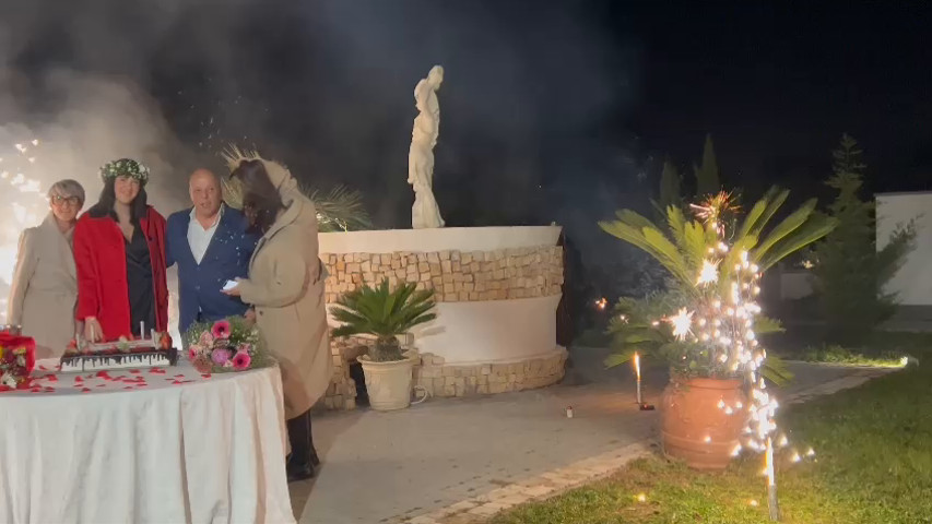 Festa di Laurea a Casale Fortini: Brindisi e Emozioni