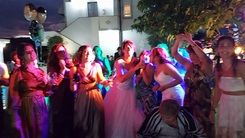 La band della sposa: karaoke maschi contro femmine  