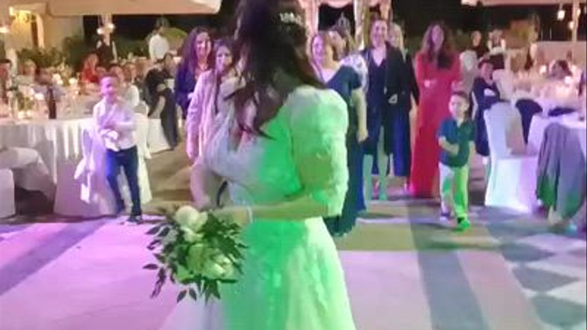 Il lancio del bouquet di Flavia 