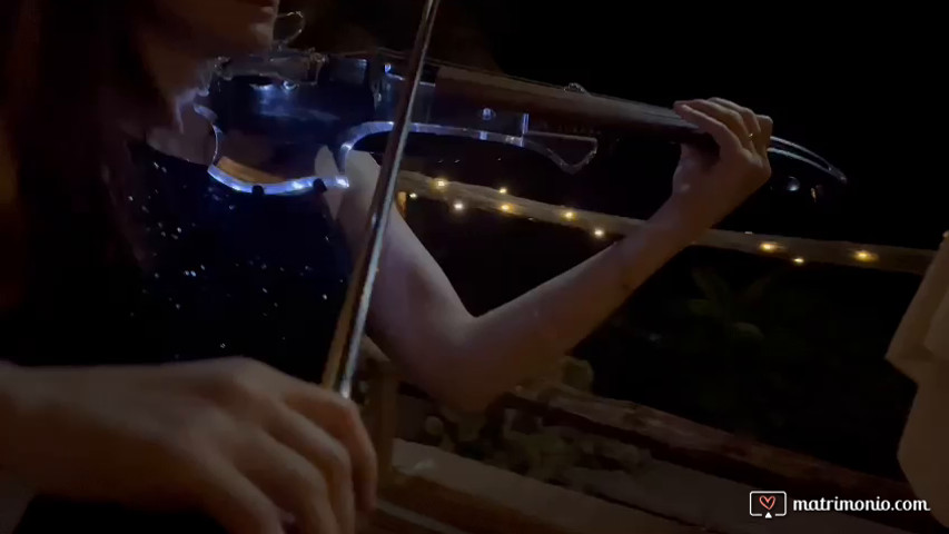 Led violin show 