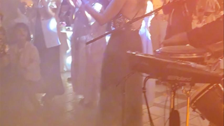 Violino elettrico, Sax, Percussioni e DJ