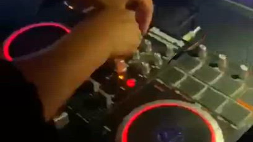 DJ SET