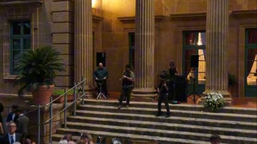 DJ LIVE CON  SAX,VIOLINO,PERCUSSIONI