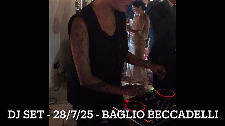 DJ SET
