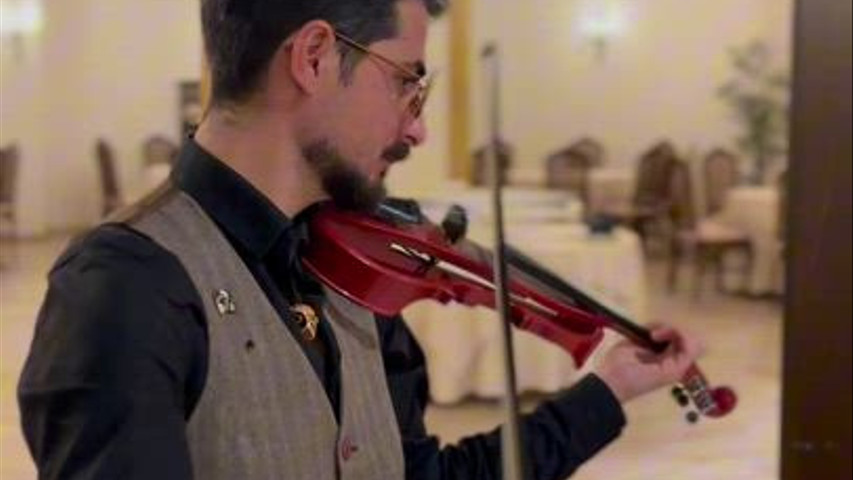 Il nostro aperitivo natalizio con violino ✨🎻 