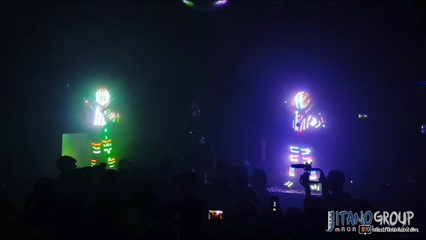 Spettacoli-Matrimoni-Napoli-Robot Led Show-JitanoGroup-Non Solo Musica 