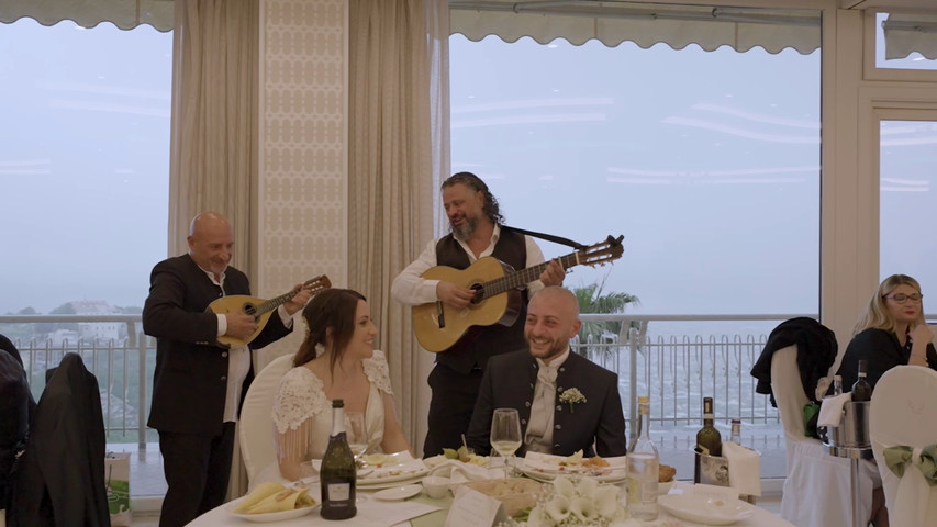 I te vurria vasa' posteggia chitarra e mandolino