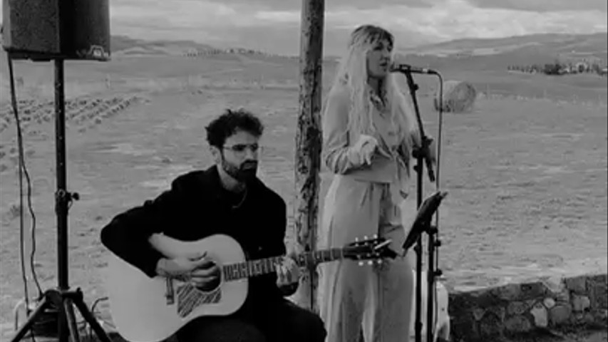 Acoustic duo in Tuscany