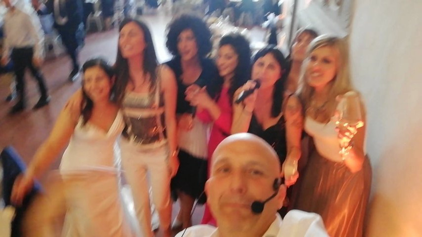Tony Alti Live Happy Music
