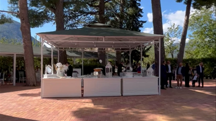 Il buffet in pineta