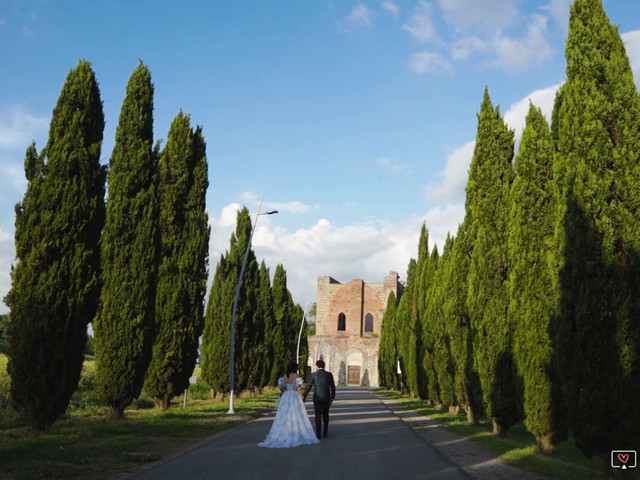 Il matrimonio di Giuseppe e Elena a Chiusdino, Siena 1